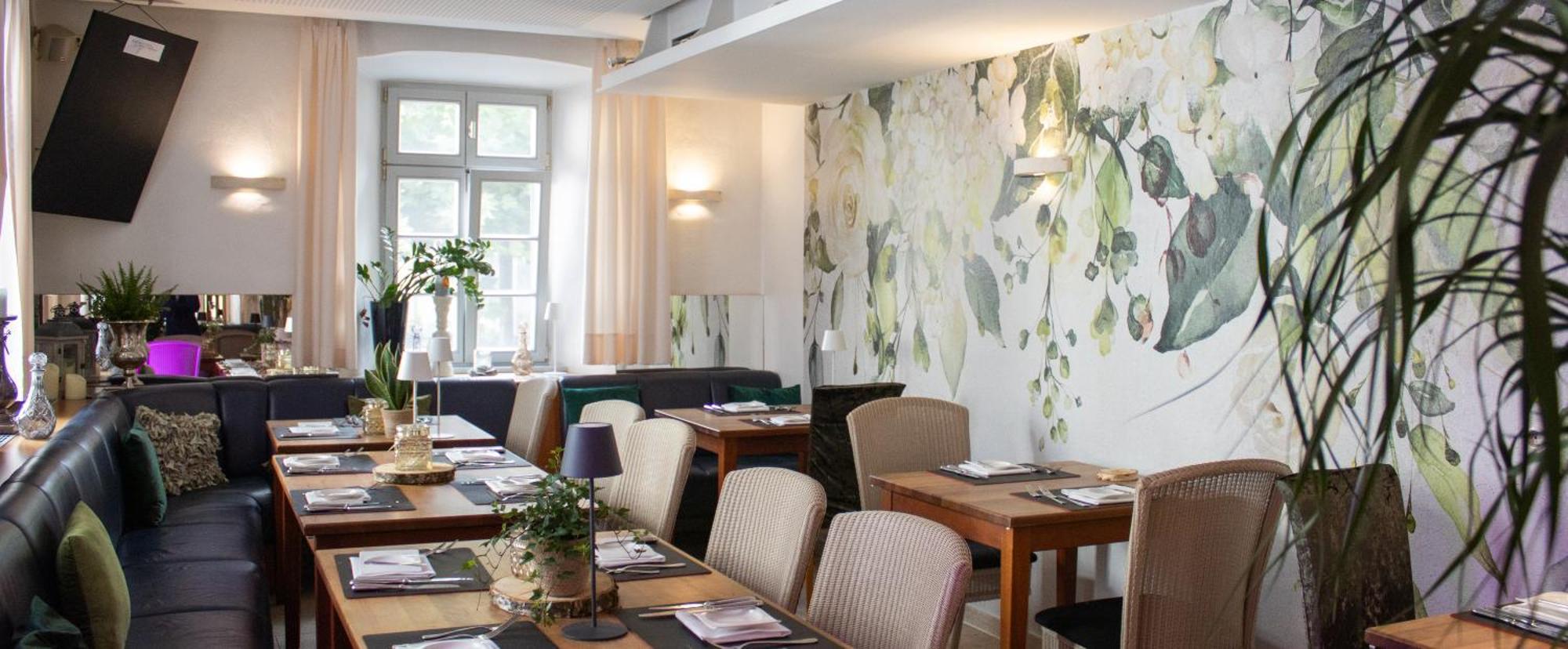 Landhotel Zum Schwanen Mit Restaurant Mona Liza Osthofen Eksteriør billede