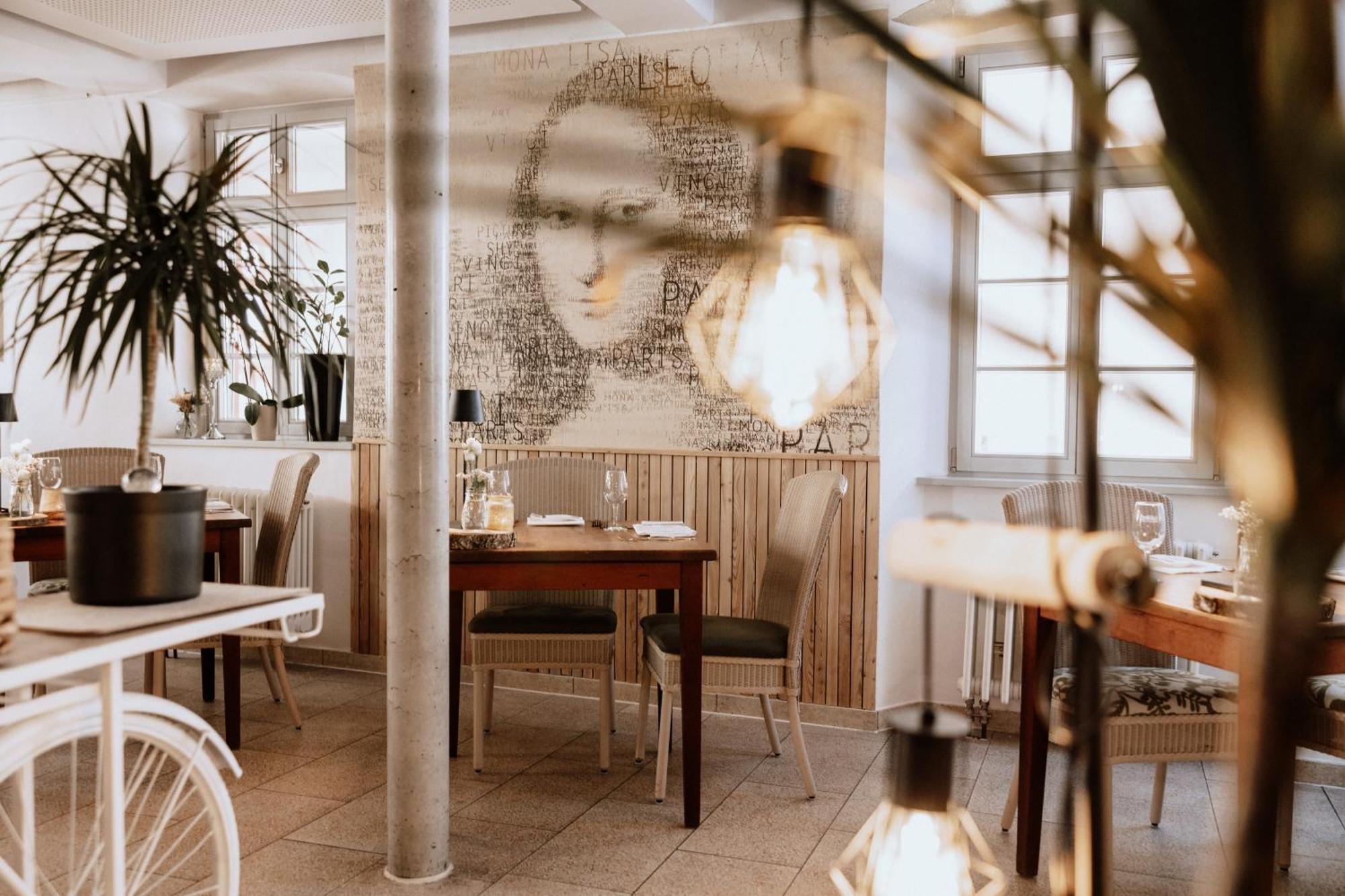 Landhotel Zum Schwanen Mit Restaurant Mona Liza Osthofen Eksteriør billede